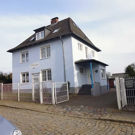 In Der Gora, In Apartment *